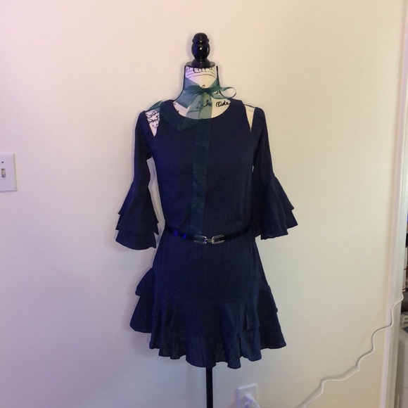 ❤️Super cute Navy cold shoulder ruffle dress❤️ - Picture 4 of 5